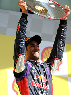 Vainqueur: Daniel Ricciardo, Red Bull Racing heureux sur le podium