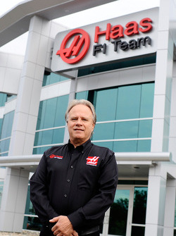 С Джином Хаасом на базе Haas F1, Особое мероприятие.