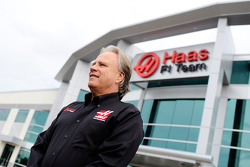 С Джином Хаасом на базе Haas F1, Особое мероприятие.