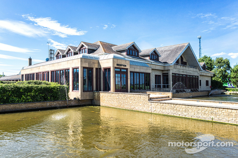 Kunjungan ke markas Caterham F1, Leafield (2013)