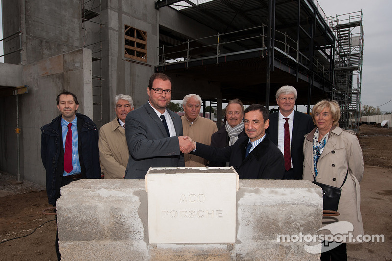 Marc Ouayoun, General Manager of Porsche France, and Pierre Fillon, President of the Automobile Club de lOuest, laid the first stone of the Porsche Experience Centre inside the Le Mans circuit.