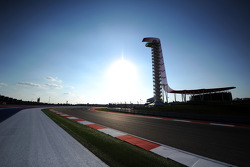 Detalle del Circuito como y el sol se pone sobre el circuito