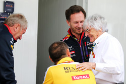 Helmut Marko avec Cyril Abiteboul, Christian Horner et Bernie Ecclestone