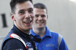 Alex Lynn, Carlin