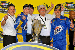 Championship victory lane: 2012 NASCAR Sprint Cup Series champion Brad Keselowski, Penske Racing Dod