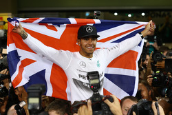 Ganador y campeón del mundo Lewis Hamilton, Mercedes AMG F1 W05