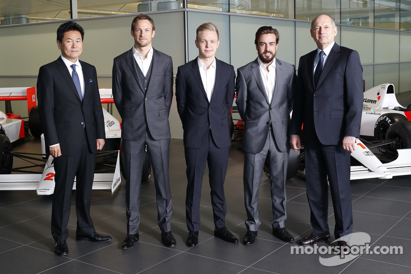 Yasuhisa Arai, Jenson Button, Kevin Magnussen, Fernando Alonso et Ron Dennis