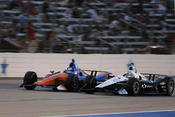 Scott Dixon, Chip Ganassi Racing Honda, Simon Pagenaud, Team Penske Chevrolet