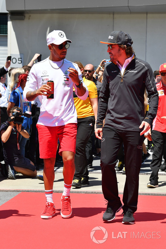 Lewis Hamilton, Mercedes-AMG F1 and Fernando Alonso, McLaren on the drivers parade