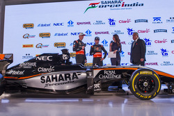 Sergio Pérez et Nico Hülkenberg avec Vijay Mallya, propriétaire de Force India