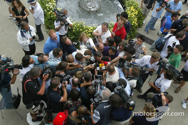 Paul Stoddart nach dem Michelin-Meeting