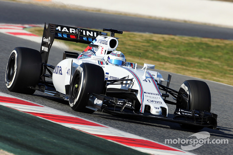 Susie Wolff au volant de la FW37 en 2015