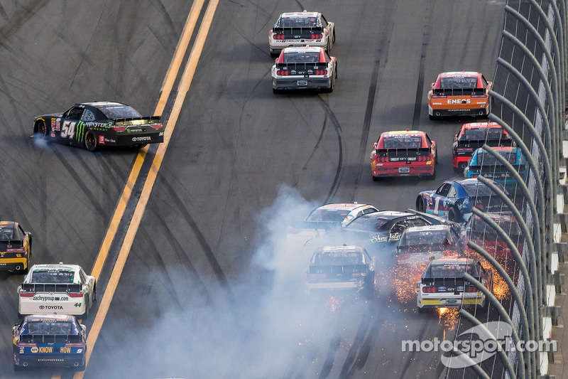 Kyle Busch, Joe Gibbs Racing Toyota veers off towards inside wall