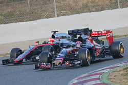 Jenson Button, McLaren MP4-30 et Jos Verstappen