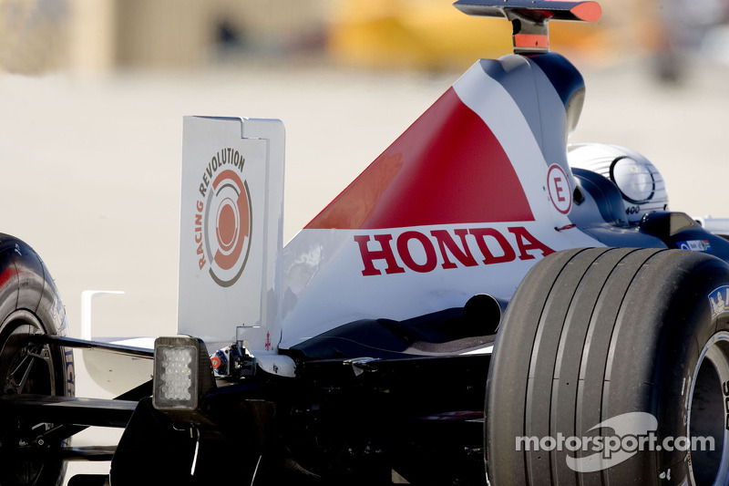 The rudder on the BAR Honda 007 Bonneville 400 record car