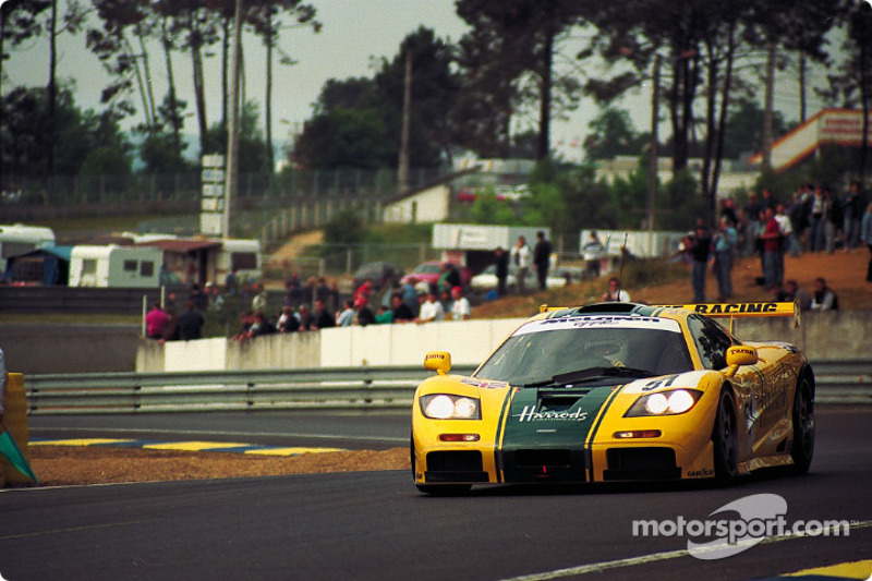 #51 Harrods McLaren F1 GTR: Andy Wallace, Derek Bell, Justin Bell