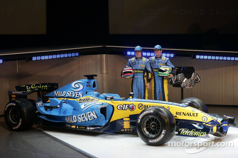 Fernando Alonso and Giancarlo Fisichella with the new Renault R26