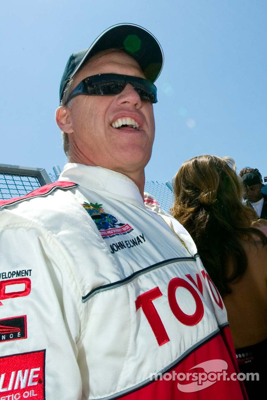 La star de la NFL John Elway