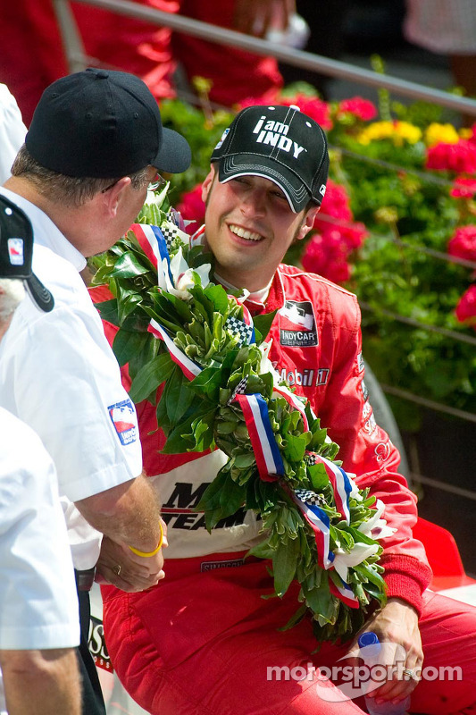 Sam Hornish Jr. Fête sa victoire