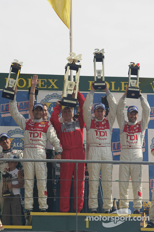 LMP1 Podio: ganadores Marco Werner, Frank Biela y Emmanuele Pirro