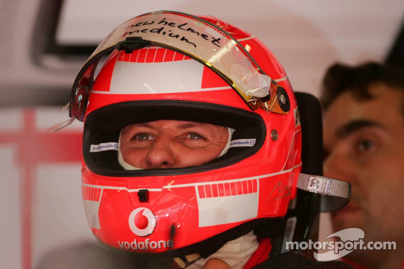 Michael Schumacher y su nuevo casco