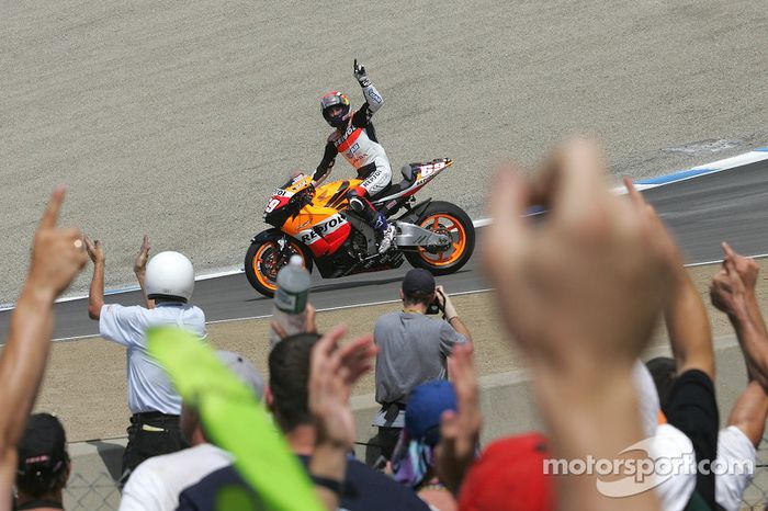Nicky Hayden celebra victoria