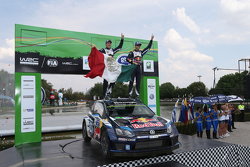 Les vainqueurs Sébastien Ogier et Julien Ingrassia, Volkswagen Polo WRC, Volkswagen Motorsport