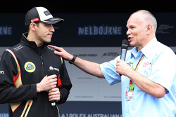 Pastor Maldonado, Lotus F1 Team à la session d'autographes