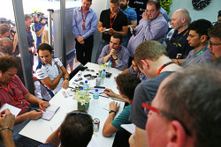 Фелипе Масса, Williams F1 Team общается со СМИ