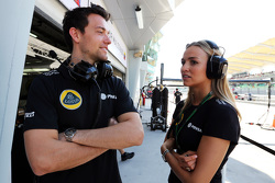 Jolyon Palmer, Lotus F1 Team pilote de réserve avec Carmen Jorda, Lotus F1 Team pilote de développement