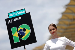 Grid girl: Felipe Massa, Williams F1 Team