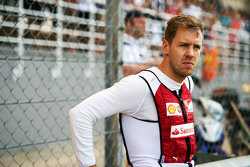 Sebastian Vettel, Ferrari en la parrila