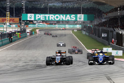 Нико Хюлькенберг Sahara Force India и Маркус Эриксон Sauber F1 Team