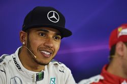Lewis Hamilton, Mercedes AMG F1 en la conferencia de prensa de la FIA