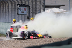 Даниил Квят, Red Bull Racing RB11 выбыл из гонки из-за поломки двигателя