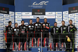 Podium LMP2 : les deuxièmes Gustavo Yacaman, Pipo Derani, Ricardo Gonzalez, les vainqueurs Sam Bird, Julien Canal, Roman Rusinov et les troisièmes Scott Sharp, David Heinemeier Hansson, Ryan Dalziel