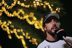 Fernando Alonso, McLaren con los medios