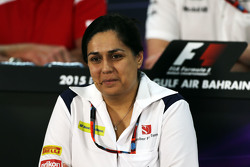 Monisha Kaltenborn, Sauber director del equipo en la conferencia de prensa de la FIA