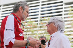 Maurizio Arrivabene, Team Principal de Ferrari avec Bernie Ecclestone