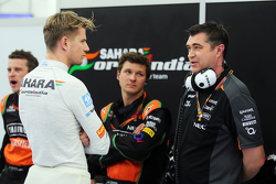 Нико Хюлькенберг, Sahara Force India F1 и Брэдли Джойс, гоночный инжинер Sahara Force India F1