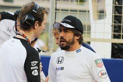 Fernando Alonso, McLaren sur la grille