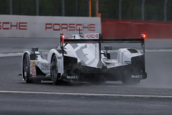 #19 Porsche Team Porsche 919 Hybrid Hybrid : Nico Hulkenberg, Earl Bamber, Nick Tandy