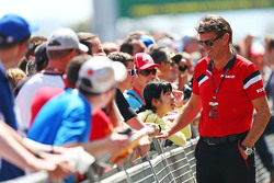 Graeme Lowdon, Manor F1 Team avec des fans