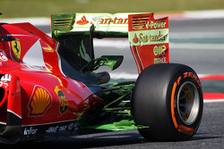 Kimi Raikkonen, Ferrari SF15-T corriendo flujo en el alerón delantero