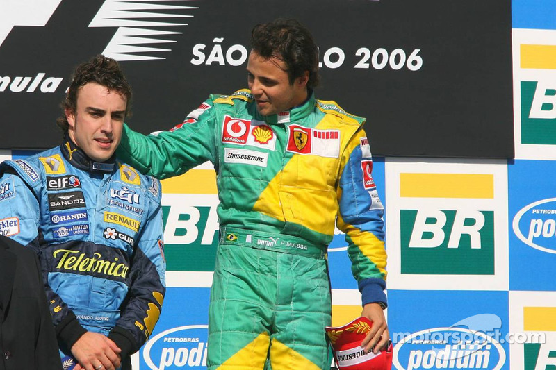 Подіум: Переможець гонки Феліпе Масса та чемпіон Ф1 2006 року Фернандо Алонсо