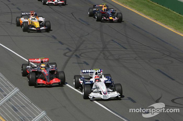 Robert Kubica, BMW Sauber F1 Team, F1.07, y Lewis Hamilton, McLaren Mercedes, MP4-22
