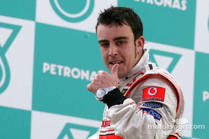 Podio: ganador de la carrera Fernando Alonso