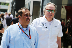 Scheich Mohammed bin Essa Al Khalifa, Geschäftsführer des Bahrain Economic Development Board und McL