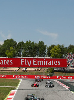Nico Rosberg, Mercedes AMG F1 W06 lidera en la vuelta de calentamiento