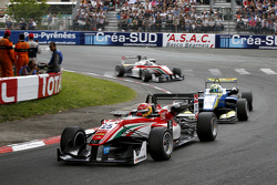 Lance Stroll, Prema Powerteam, Dallara Mercedes-Benz, et Alessio Lorandi, Van Amersfoort Racing, Dallara Volkswagen et Felix Rosenqvist, Prema Powerteam, Dallara Mercedes-Benz